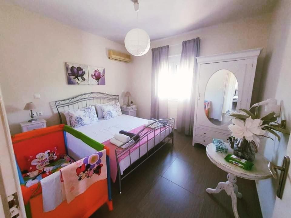 Serenity House- Beachfront With Pool Villa Gennadi