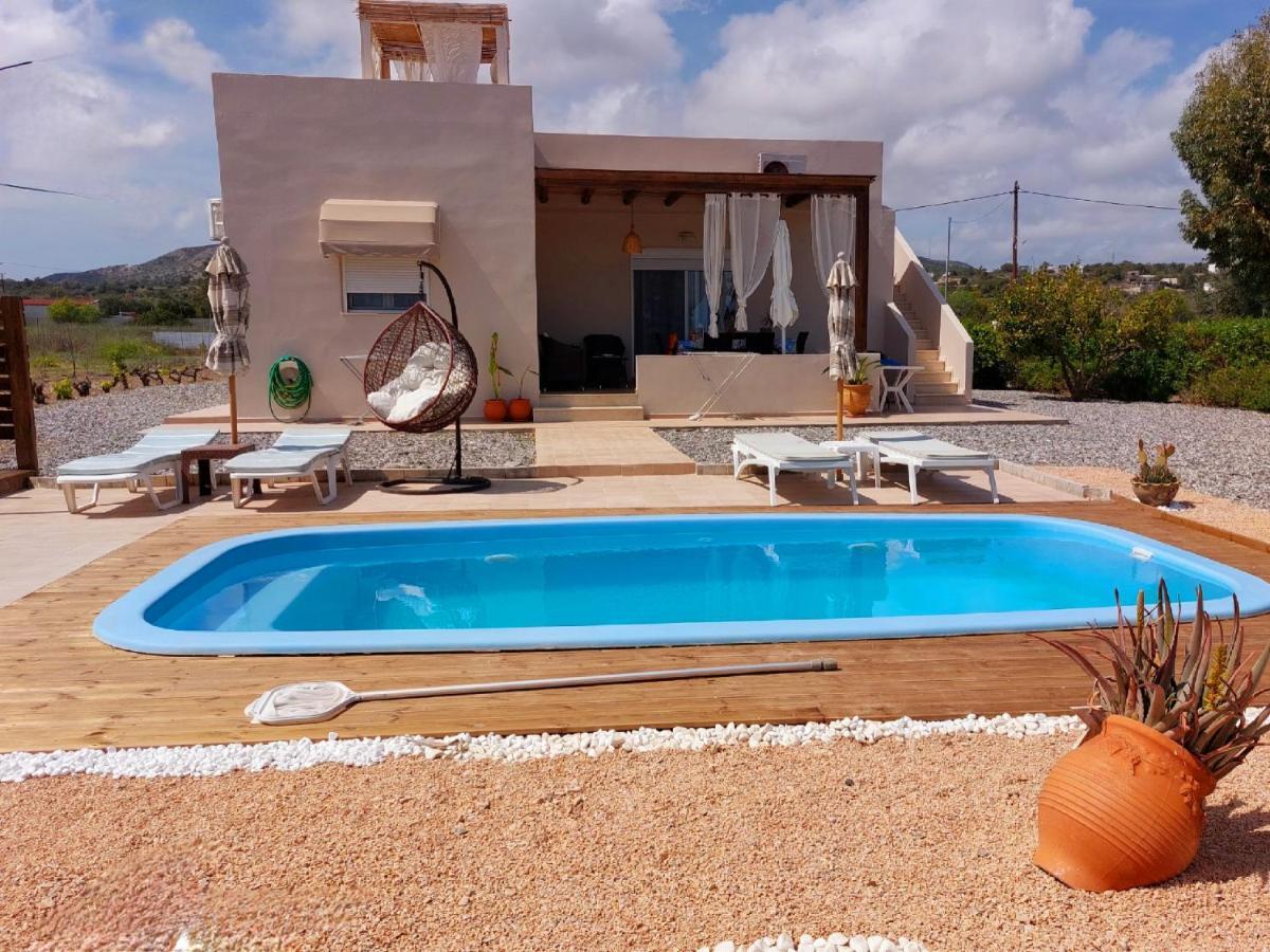 Serenity House- Beachfront With Pool Villa Gennadi