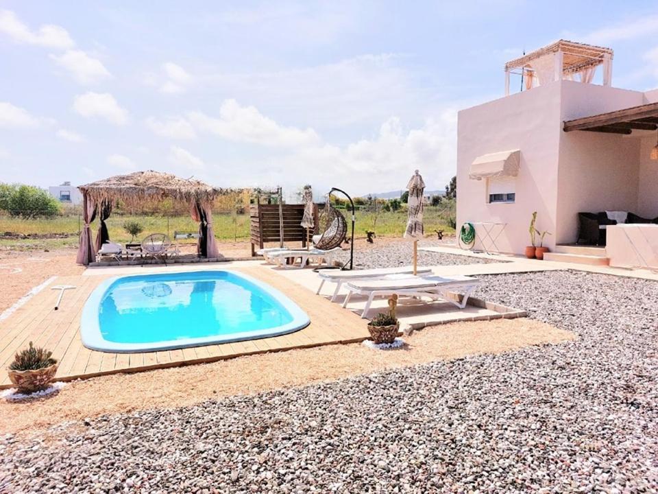 Villa Serenity House- Beachfront With Pool Gennadi