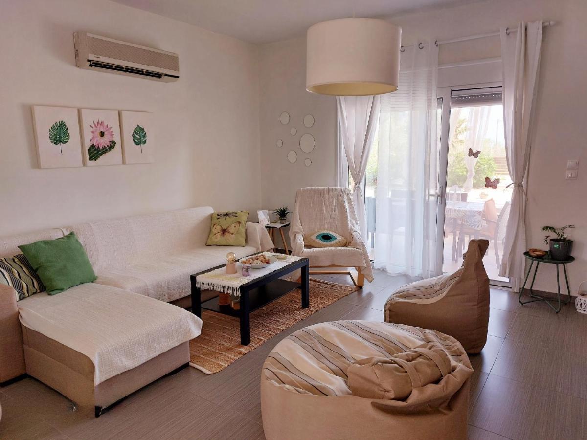 Villa Serenity House- Beachfront With Pool