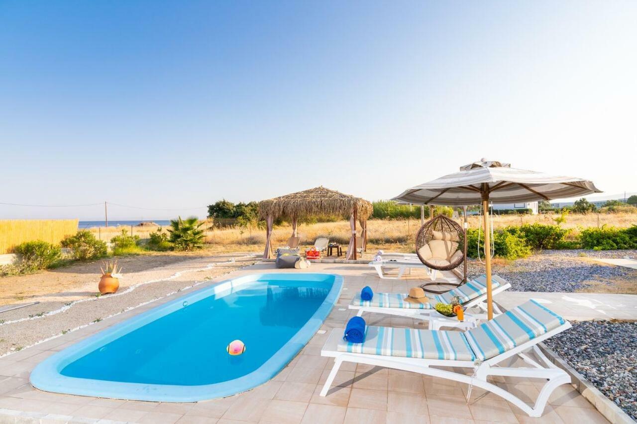 Serenity House- Beachfront With Pool Villa